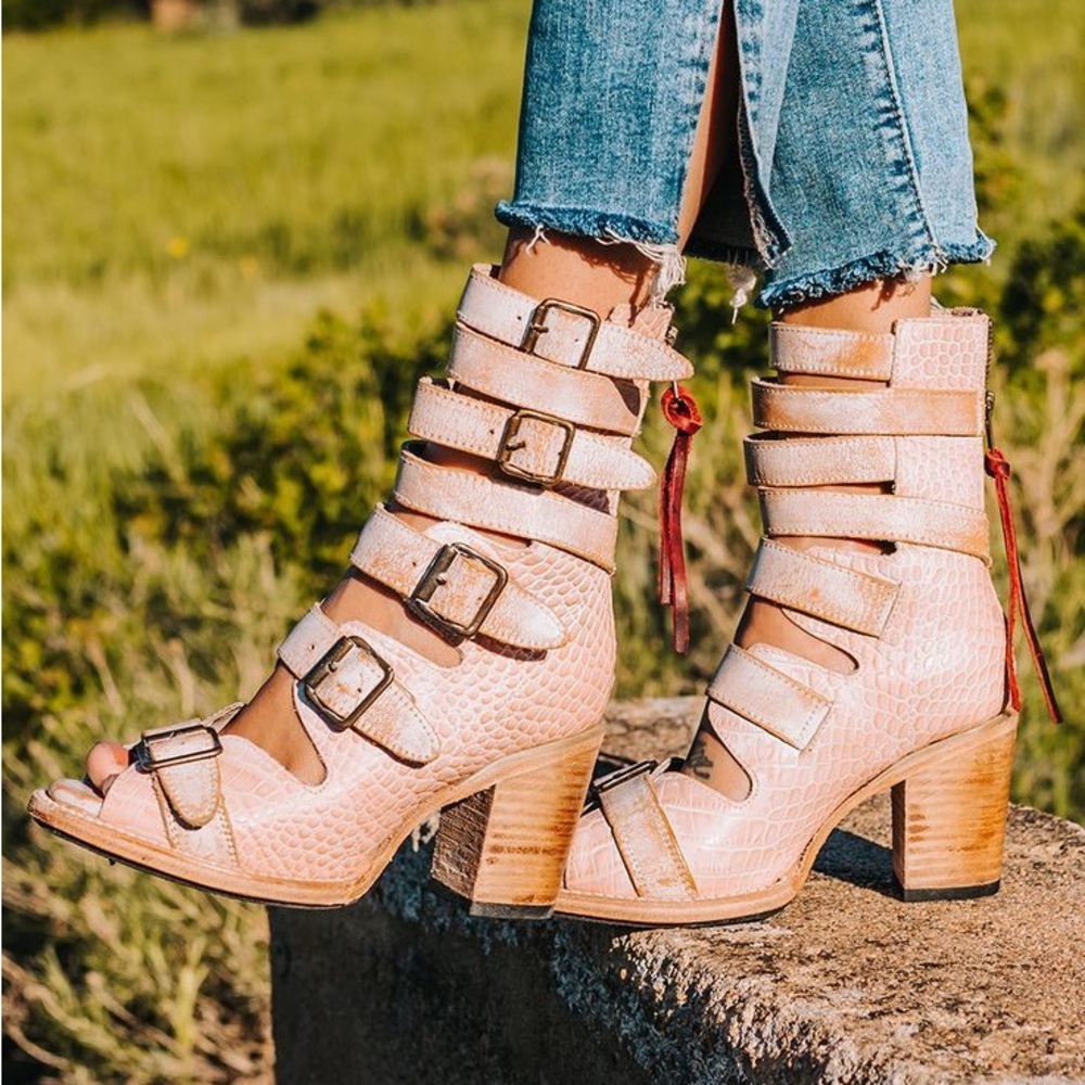 FREEBIRD BOND IN SOLD OUT PINK CROCO 7